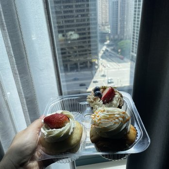 Molly's Cupcakes - Cupcakes Near Me - Chicago, Illinois