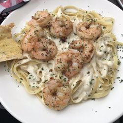 New York Pizza and Pasta - Shrimp Alfredo & Garlic Bread