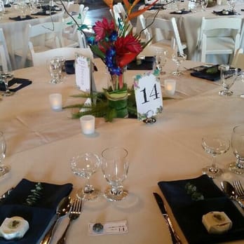 Del Rey Party Rentals  - Colors on the website were accurately displayed - They had 4 blues to choose from.  We chose navy napkins. - Party Equipment Rentals Near Me - Hawthorne, California