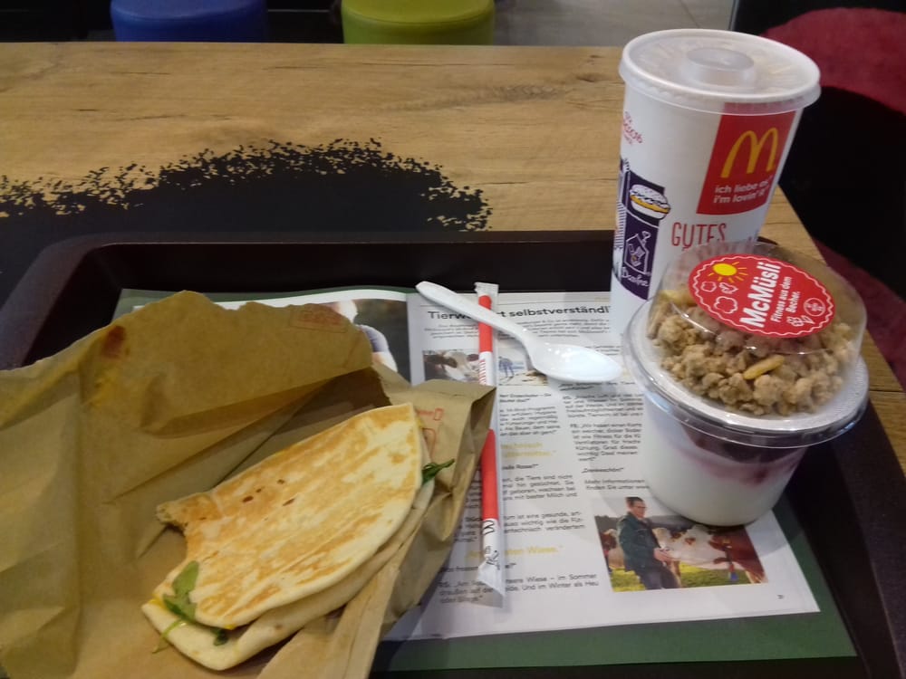 Fruhstuck Musli Und Toast Deluxe Yelp