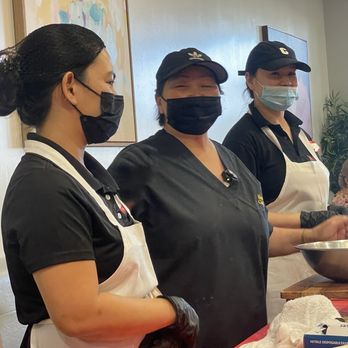 Maui Pho - The Maui Pho Chef and crew. - Asian Fusion Near Me - Bakersfield, California Maui Pho - The Maui Pho Chef and crew. - Asian Fusion Near Me - Bakersfield, California