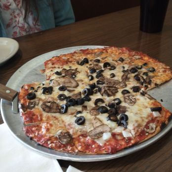 Pizza Garden - 12 inch veggie pizza - Pizza Near Me - Manitowoc, Wisconsin