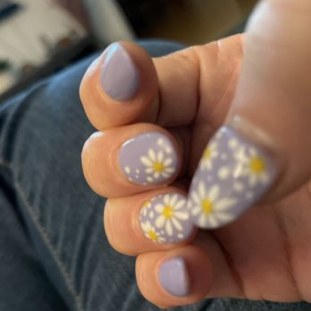 Elite Nails & Lash - Daisies - Nail Salons Near Me - La Mesa, California