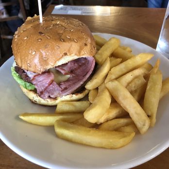 The Green Man - Cheese & Bacon burger - Pubs Near Me - London, XGL The Green Man - Cheese & Bacon burger - Pubs Near Me - London, XGL