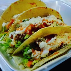 Calle Del Sabor - Late night fish tacos. 03/2016