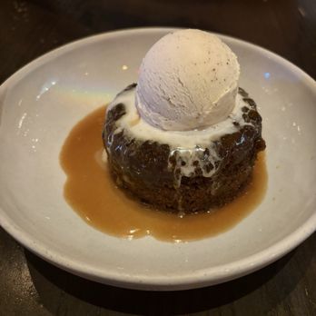 Gordon Ramsay Hell's Kitchen - Sticky toffee pudding - New American Near Me - Las Vegas, Nevada Gordon Ramsay Hell's Kitchen - Sticky toffee pudding - New American Near Me - Las Vegas, Nevada