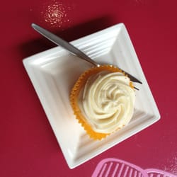 The Cupcake Queens - Gluten free vanilla cupcake.