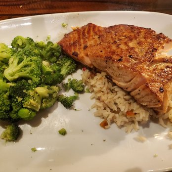 LongHorn Steakhouse - Salmon, rice and broccoli - Steakhouses Near Me - Norridge, Illinois