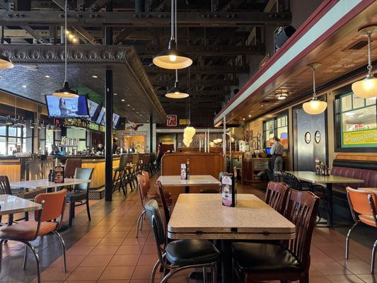 Lucille's Smokehouse Bar-B-Que by null