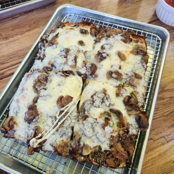 Croccante Artisan Pizza - Mushroom Pizza - Pizza Near Me - Napa, California