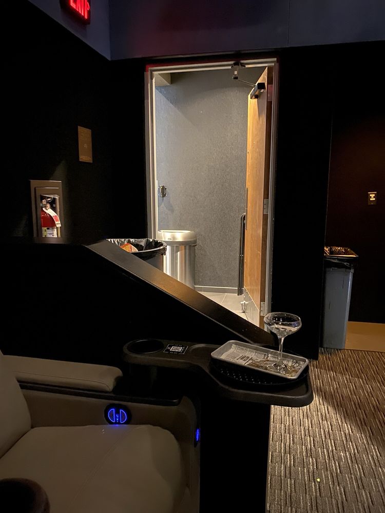 PARAGON THEATERS FENTON Updated November 2024 143 Photos & 76