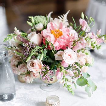 Petals With Style - Low centerpiece - Florists Near Me - Lancaster, Pennsylvania Petals With Style - Low centerpiece - Florists Near Me - Lancaster, Pennsylvania