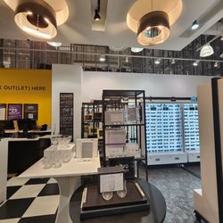 Bloomingdale's Outlet