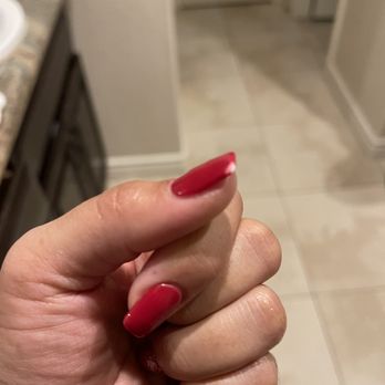 D'Vine Nail Spa - Chipped nail polish - Nail Salons Near Me - El Paso, Texas D'Vine Nail Spa - Chipped nail polish - Nail Salons Near Me - El Paso, Texas