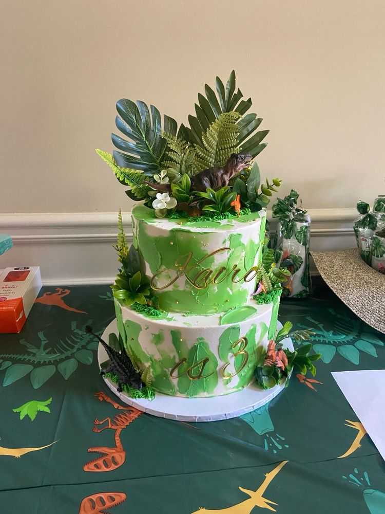 Couture Cakes of Greenville Logo
