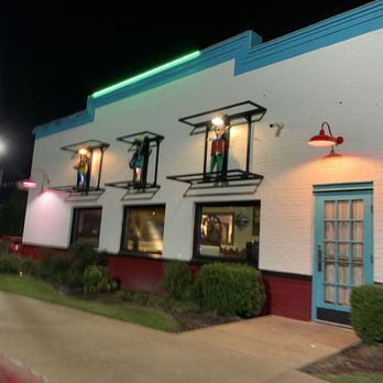 El Mariachi Mexican Grill - Side of the restaurant - Mexican Near Me - Lufkin, Texas