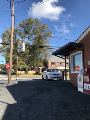 Lee's Sandwich Shop by null