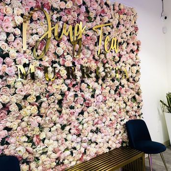 Ding Tea - Murrieta - Floral backdrop. - Bubble Tea Near Me - Murrieta, California