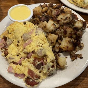Red Apple Cafe - Ultimate meat scramble with hollandaise sauce - Breakfast & Brunch Near Me - Fresno, California Red Apple Cafe - Ultimate meat scramble with hollandaise sauce - Breakfast & Brunch Near Me - Fresno, California