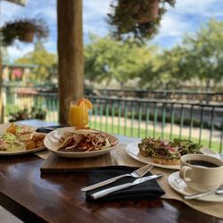 The Vineyard Rose Restaurant - Breakfast on the terrace