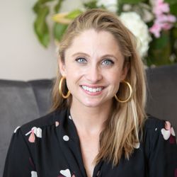 Dr. Andrea Zorbas, Licensed Clinical Psychologist & Founder