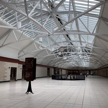 Gare Windsor - The inside | IG: happyfoodieoc - Train Stations Near Me - Montreal, Quebec