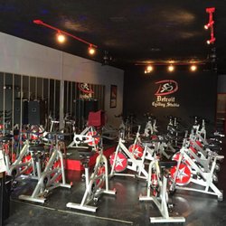 Detroit Cycling Studio - The studio..............