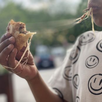 Che Empanadas - Gooey cheese filled empanadas! - Latin American Near Me - Raleigh, North Carolina