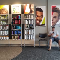 Great Clips - waiting area