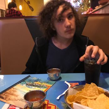 Mi Cancun - Dining room. Chips salsa, waiting for guacamole live! - Mexican Near Me - Morrisville, North Carolina Mi Cancun - Dining room. Chips salsa, waiting for guacamole live! - Mexican Near Me - Morrisville, North Carolina