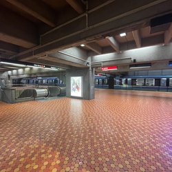 Métro Lionel-Groulx