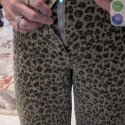 Trends Boutique on Main - Zipper cheap