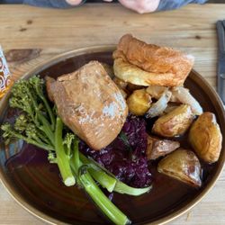 The Ferry Inn - Sunday beef roast - Wonderful!