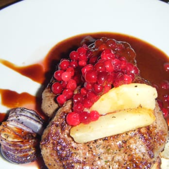 Restaurang Stäket - SPICE GRILLED FILLET OF DEER served with black currantsauce, salsify potato purée, mushroom and Onion compote. - Steakhouses Near Me - Lund, Alberta