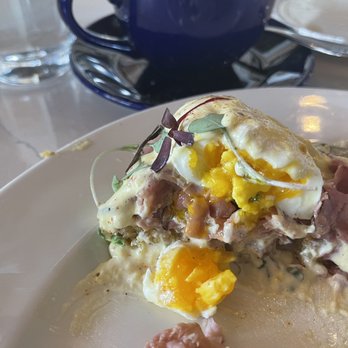 Cecilia - Eggs Benedict - Breakfast & Brunch Near Me - Vancouver, Washington