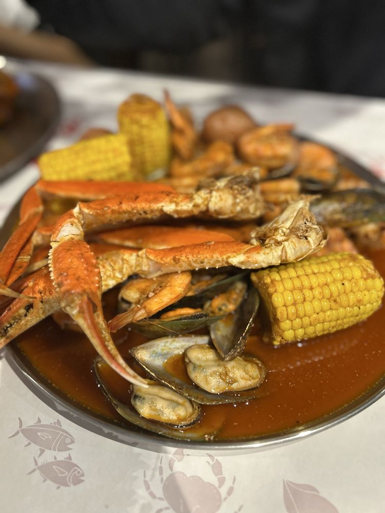 Social spots from Captain Crab