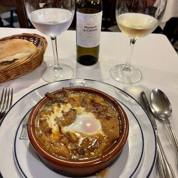El Sobrino De Botin Restaurant - Spanish Near Me - Madrid, M