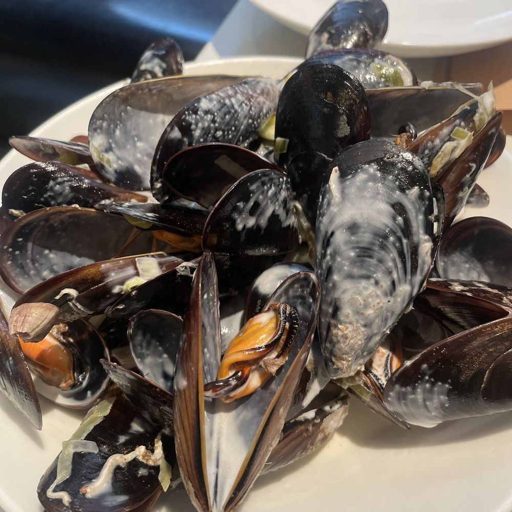Bar Lobo - Steamed Mussels - Bars Near Me - Barcelona, B