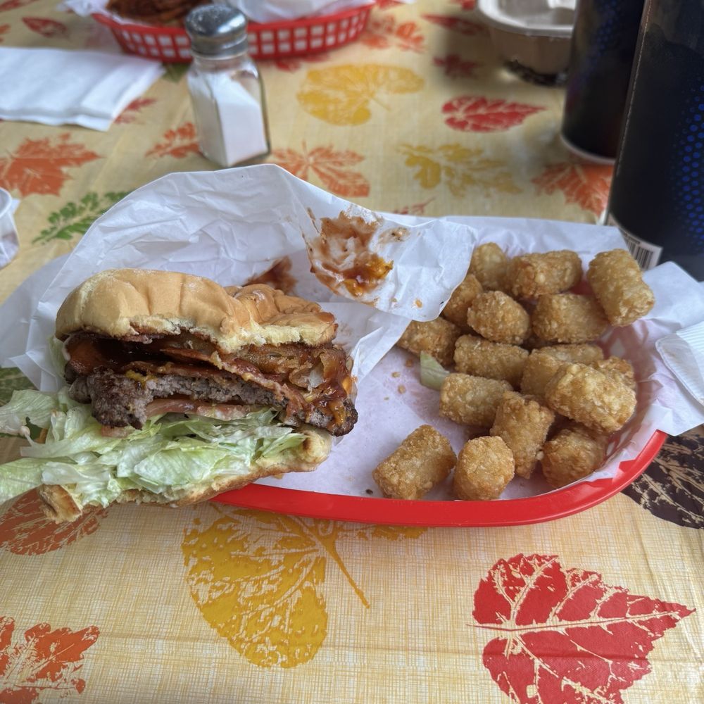 Granny's Mini-Hut - Burgers Near Me - Roseburg, Oregon Granny's Mini-Hut - Burgers Near Me - Roseburg, Oregon