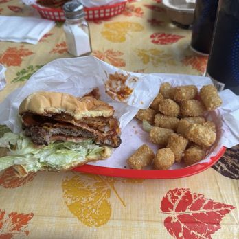 Granny's Mini-Hut - Burgers Near Me - Roseburg, Oregon
