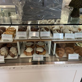 Pierrot Gourmet - Pastry display - Coffee & Tea Near Me - Chicago, Illinois