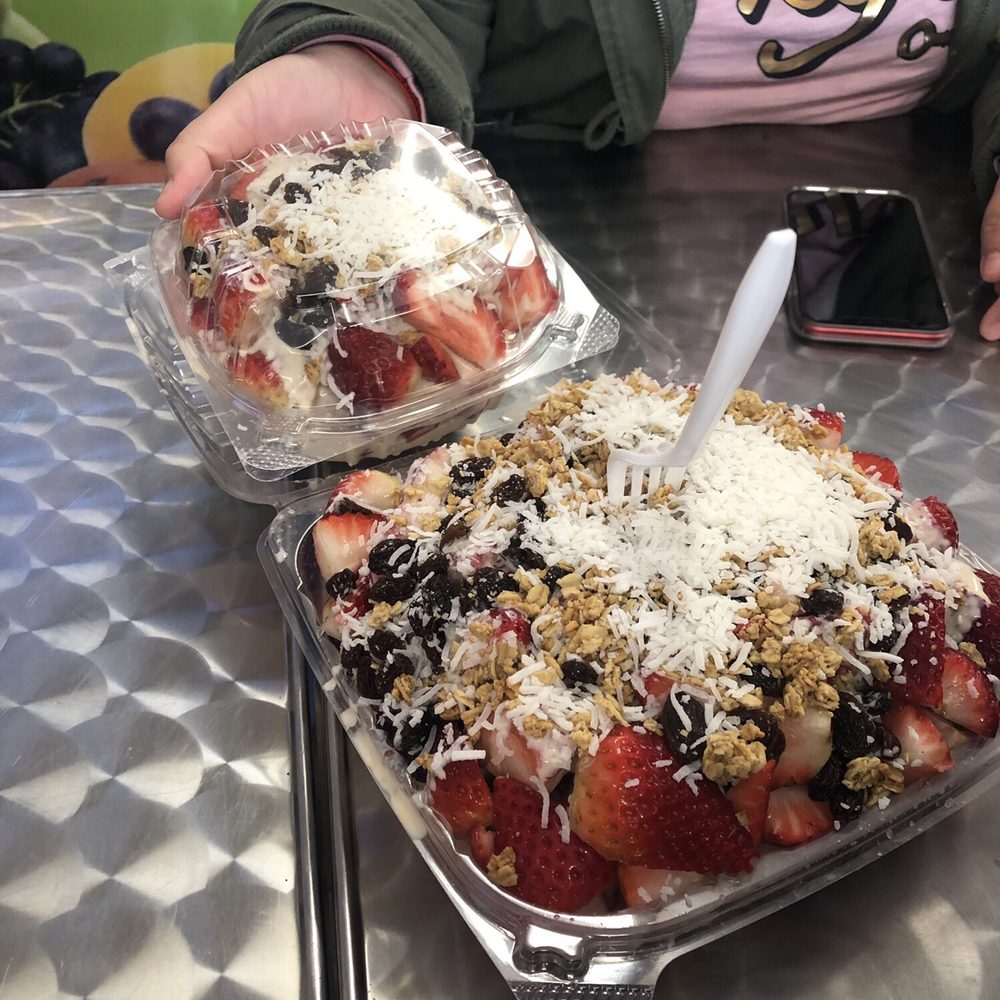 Bionicos Plus - Fresas con crema. - Desserts Near Me - Downey, California Bionicos Plus - Fresas con crema. - Desserts Near Me - Downey, California