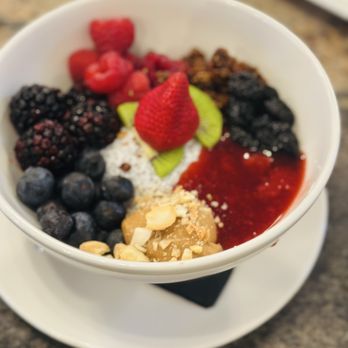 Rize Carmel - Chia seed pudding bowl - Breakfast & Brunch Near Me - Carmel, Indiana