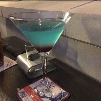 Yard House - Mmmmm Hawaiian sunset - New American Near Me - Springfield, Virginia