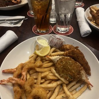 Pappadeaux Seafood Kitchen - Stuffed Crab Combo with Mango Iced Tea and Water - Cajun/Creole Near Me - Norcross, Georgia Pappadeaux Seafood Kitchen - Stuffed Crab Combo with Mango Iced Tea and Water - Cajun/Creole Near Me - Norcross, Georgia