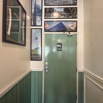 Cassidy’s Corner Cafe - Restroom - Cafes Near Me - Long Beach, California