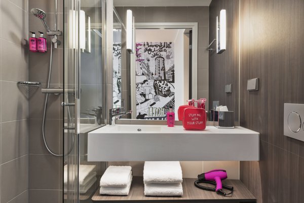 Moxy Copenhagen Sydhavnen by null