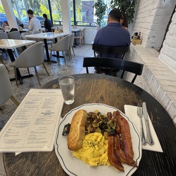 Sweet Maple - Basic 2 eggs and bacon breakfast - Breakfast & Brunch Near Me - Cupertino, California