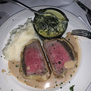 Max's Es-Ca - Italian Near Me - Staten Island, New York