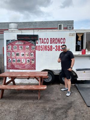 EL TACO BRONCO by null